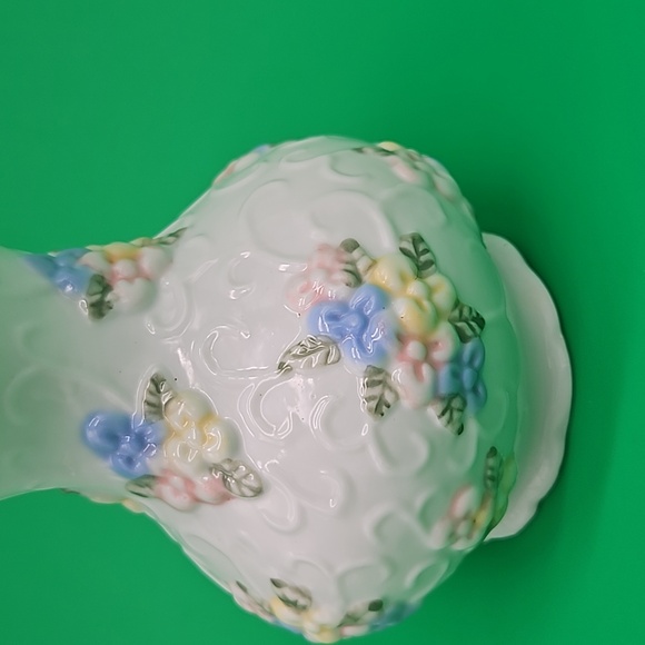 VTG Small Flower Vase - Picture 2 of 4